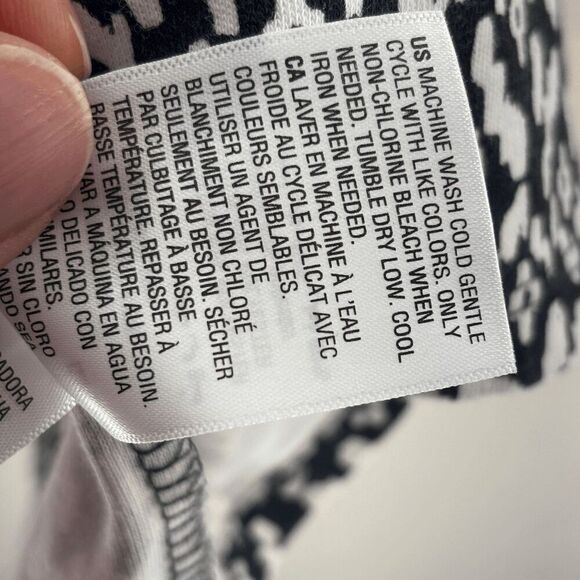 Style & Co. Womens T-Shirt Top Size XL Black White Geometric V Neck Short Sleeve - Picture 5 of 5